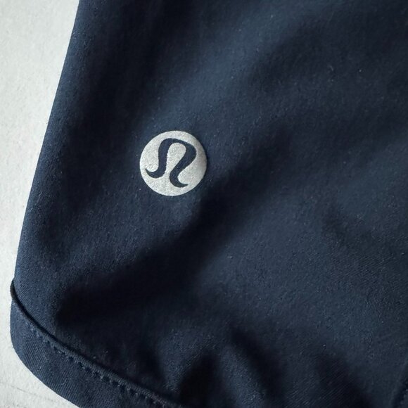Lululemon Womens 4 True Navy Blue Tracker Shorts V Running 4" Inseam W7AZ2S - Picture 5 of 8
